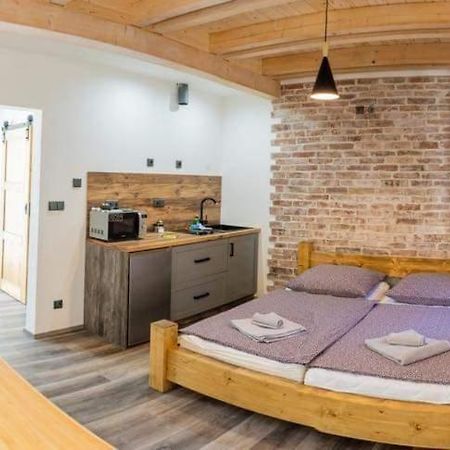 Penzion U Orloje Zatec  Ngoại thất bức ảnh